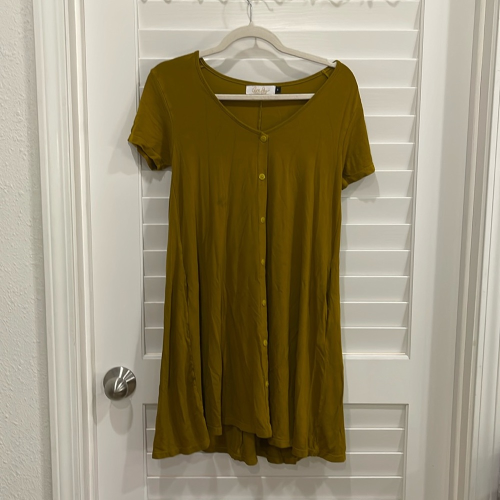 Ava Sky short dress in citron, button front, short sleeve. Excellent condition